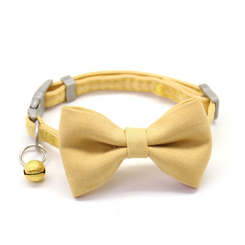 Collier à nœud papillon jaune
